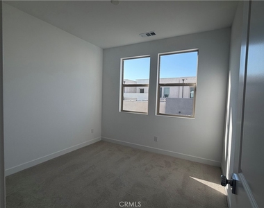 1485 Snowberry Place - Photo Thumbnail 13