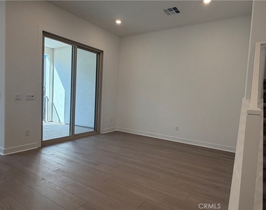 1485 Snowberry Place - Photo Thumbnail 6