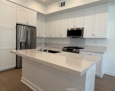 1485 Snowberry Place - Photo Thumbnail 5