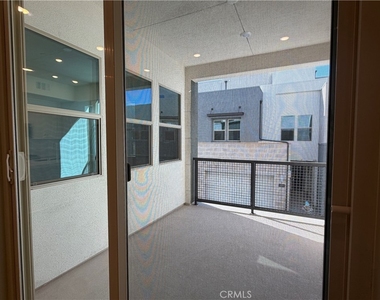 1485 Snowberry Place - Photo Thumbnail 7