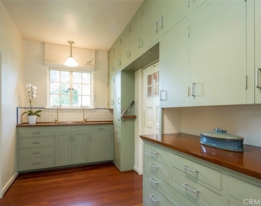1762 Oak Grove - Photo Thumbnail 11