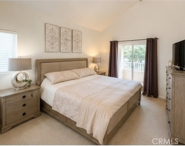 703 Locust Street - Photo Thumbnail 9