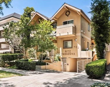 703 Locust Street - Photo Thumbnail 16