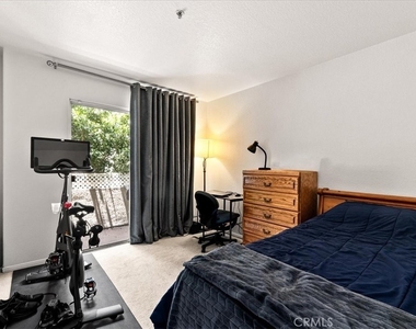 703 Locust Street - Photo Thumbnail 12