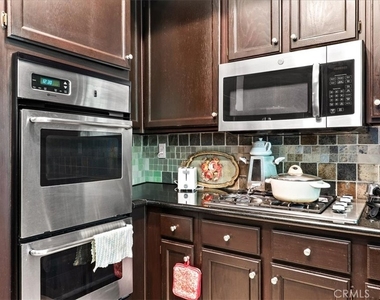 703 Locust Street - Photo Thumbnail 5