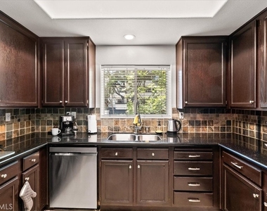 703 Locust Street - Photo Thumbnail 3
