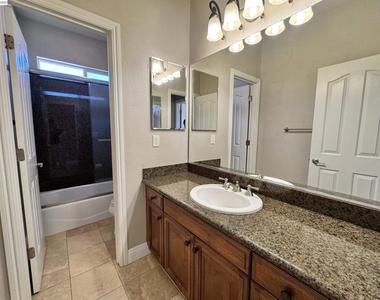 2458 Marsanne St - Photo Thumbnail 17