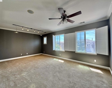 2458 Marsanne St - Photo Thumbnail 14