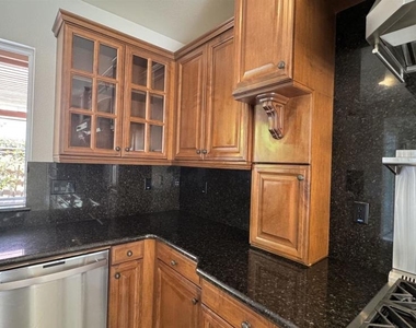 2458 Marsanne St - Photo Thumbnail 9