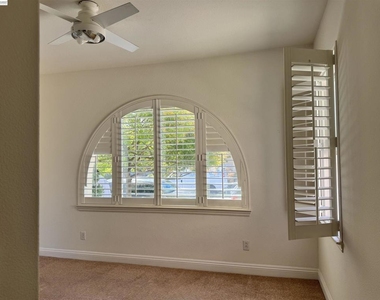 2458 Marsanne St - Photo Thumbnail 11
