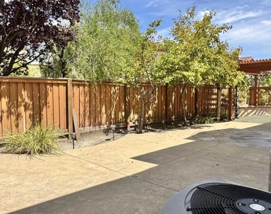 2458 Marsanne St - Photo Thumbnail 26