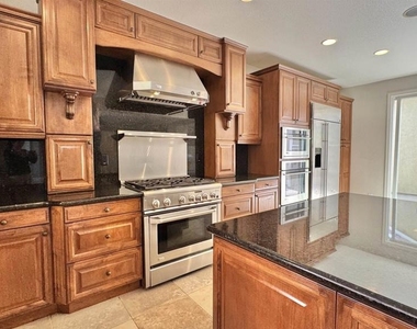 2458 Marsanne St - Photo Thumbnail 6
