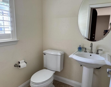 2458 Marsanne St - Photo Thumbnail 10