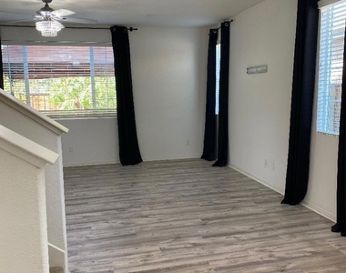 5449 Prewett Ranch Dr - Photo Thumbnail 2
