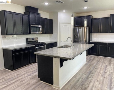 5449 Prewett Ranch Dr - Photo Thumbnail 6