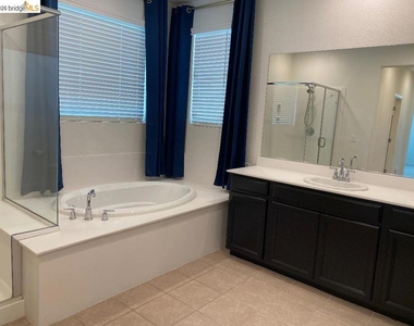 5449 Prewett Ranch Dr - Photo Thumbnail 15