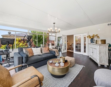 2485 Medallion Dr - Photo Thumbnail 21