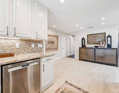 2485 Medallion Dr - Photo Thumbnail 11