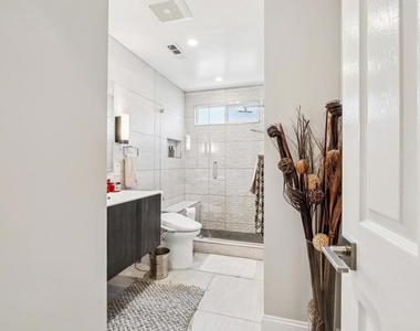 2485 Medallion Dr - Photo Thumbnail 37