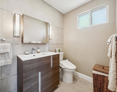 2485 Medallion Dr - Photo Thumbnail 31