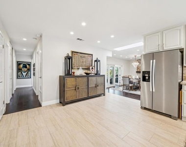 2485 Medallion Dr - Photo Thumbnail 5
