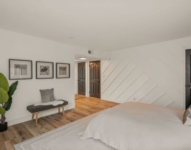 1160 Granville Avenue - Photo Thumbnail 18