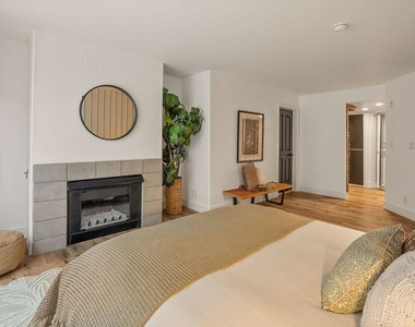 1160 Granville Avenue - Photo Thumbnail 23