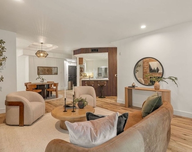 1160 Granville Avenue - Photo Thumbnail 5