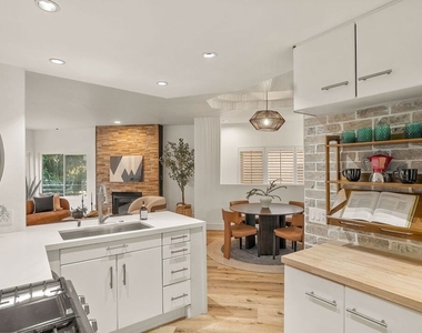 1160 Granville Avenue - Photo Thumbnail 12