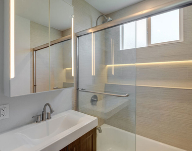 4140 Grand View Boulevard - Photo Thumbnail 8