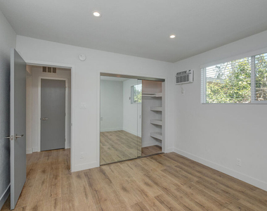 4140 Grand View Boulevard - Photo Thumbnail 7