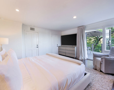 1398 Miller Drive - Photo Thumbnail 20