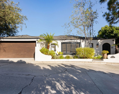 1398 Miller Drive - Photo Thumbnail 5