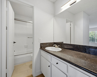 1352 S Carmelina Avenue - Photo Thumbnail 9