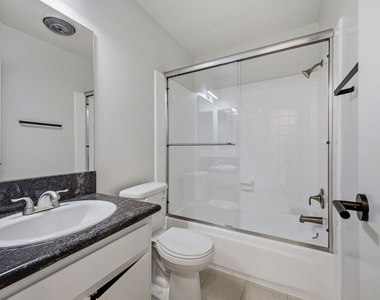 1352 S Carmelina Avenue - Photo Thumbnail 16