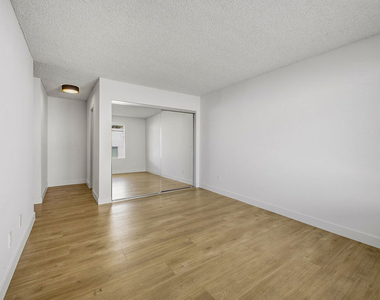 1352 S Carmelina Avenue - Photo Thumbnail 15