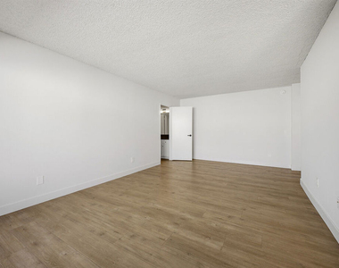 1352 S Carmelina Avenue - Photo Thumbnail 3
