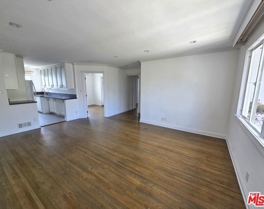 134 D San Vicente Blvd - Photo Thumbnail 6