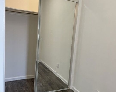 814 S Hobart Boulevard - Photo Thumbnail 9