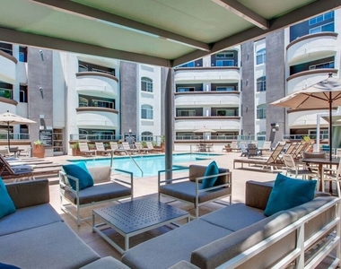 7660 Beverly Boulevard - Photo Thumbnail 11