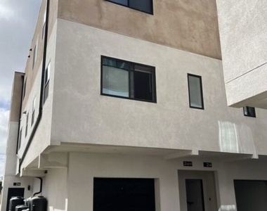 212 E 29th Street - Photo Thumbnail 1