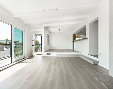 7000 Vista Del Mar Lane - Photo Thumbnail 8