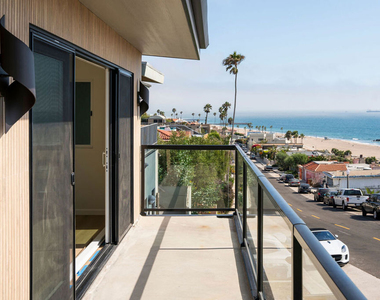 7000 Vista Del Mar Lane - Photo Thumbnail 9