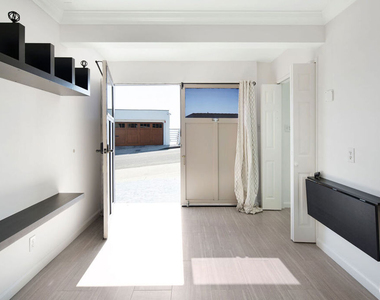 7000 Vista Del Mar Lane - Photo Thumbnail 17
