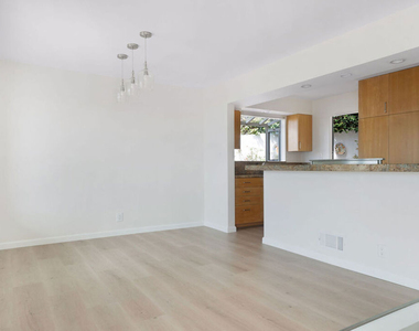 7000 Vista Del Mar Lane - Photo Thumbnail 11