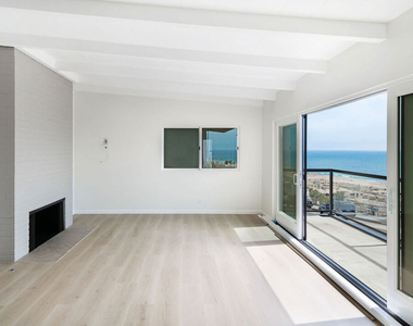 7000 Vista Del Mar Lane - Photo Thumbnail 5