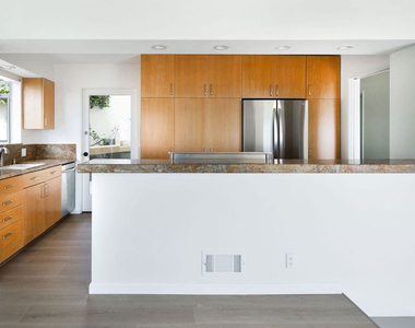 7000 Vista Del Mar Lane - Photo Thumbnail 12