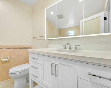 2383 Panorama Terrace - Photo Thumbnail 17