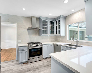2383 Panorama Terrace - Photo Thumbnail 12