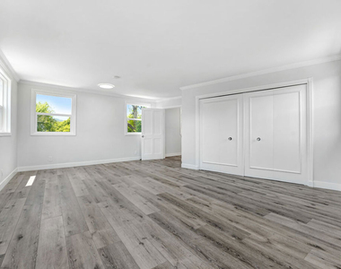 2383 Panorama Terrace - Photo Thumbnail 10